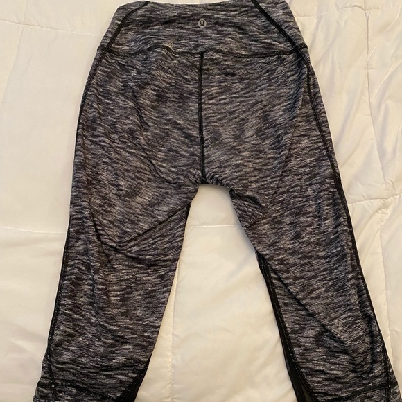 Lululemon marbled cropped leggings - Picture 2 of 2